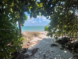 Picture of 590 Ocean Dr # 8C, Key Biscayne, FL 33149