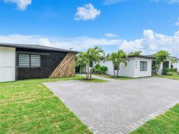 Picture of 420 N Shore Dr, Miami Beach, FL 33141