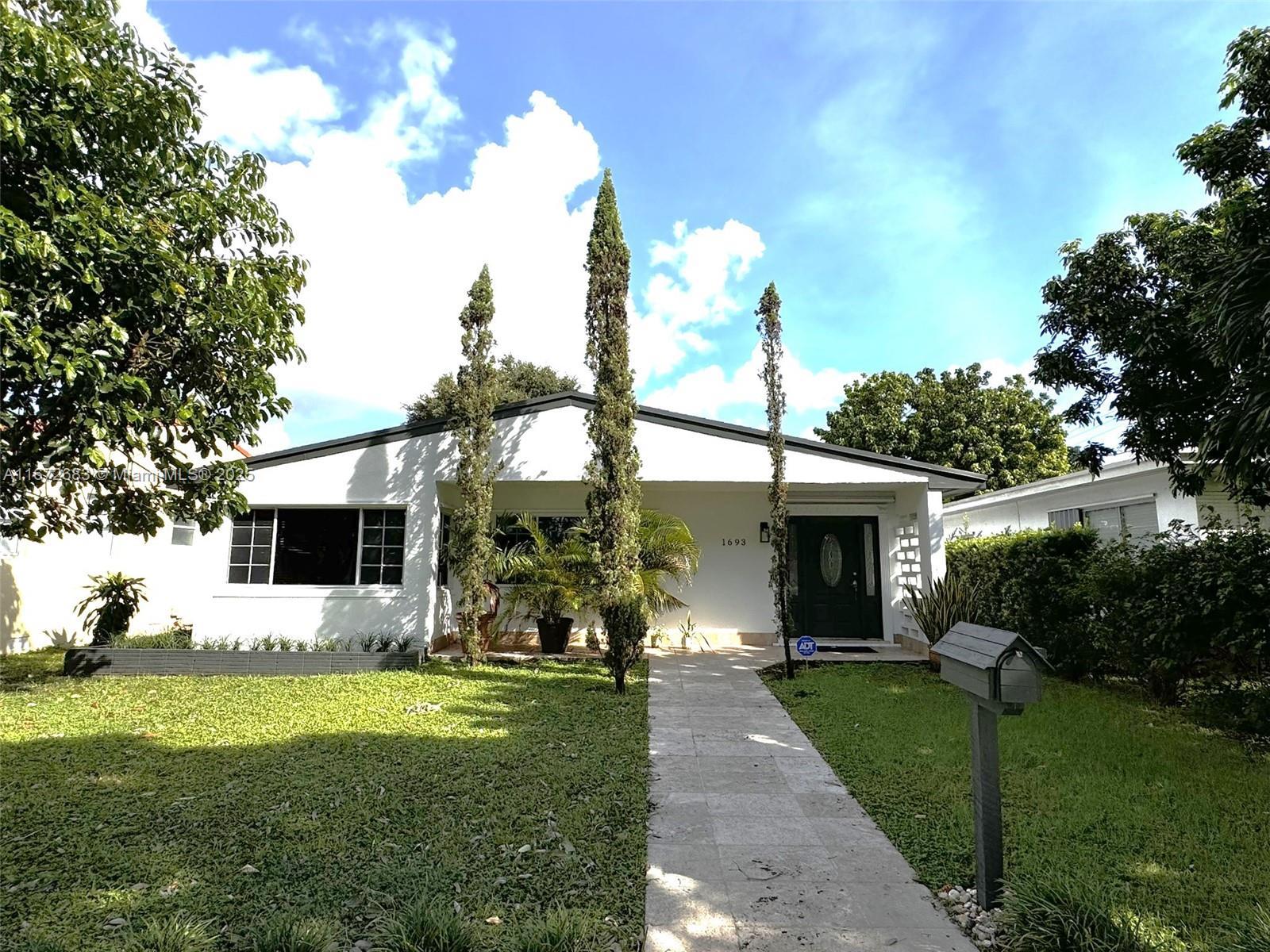 Picture of 1693 NE 171St St, North Miami Beach, FL 33162