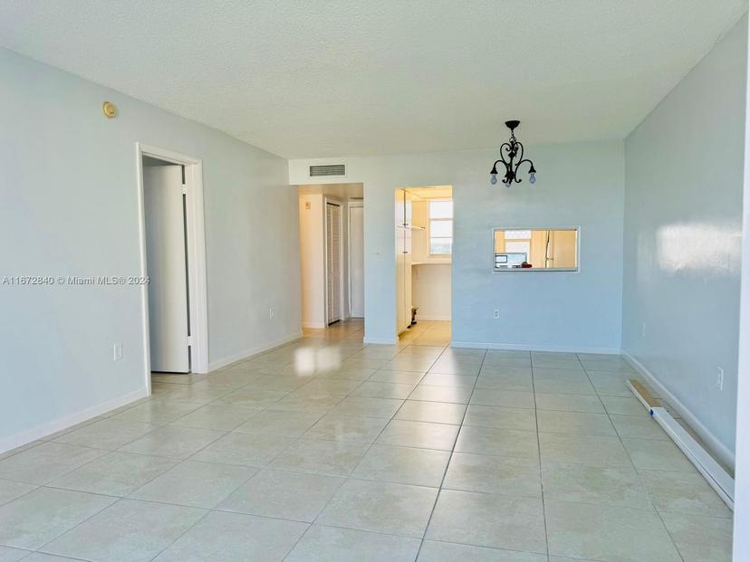 Picture of 2930 Point East Dr # E512, Aventura FL 33160