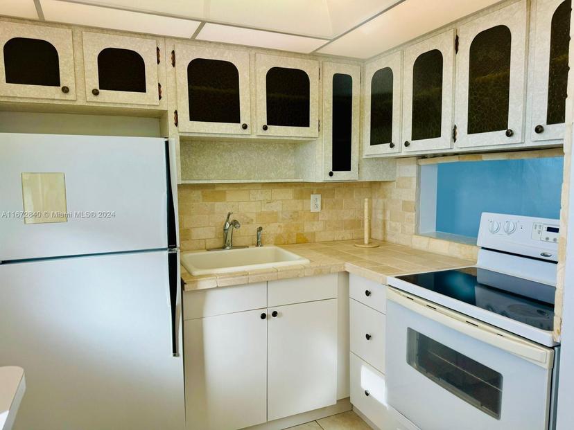 Picture of 2930 Point East Dr # E512, Aventura FL 33160