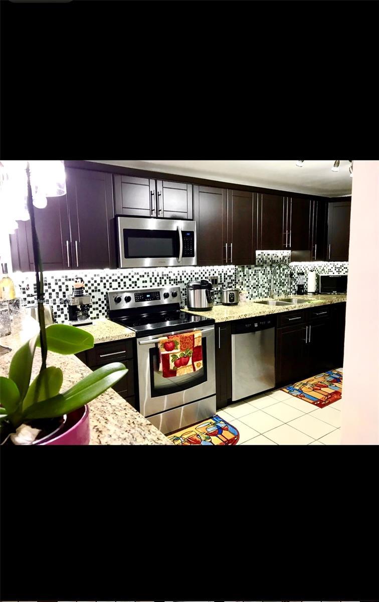Picture of 9403 SW 76Th St # Y17, Miami FL 33173