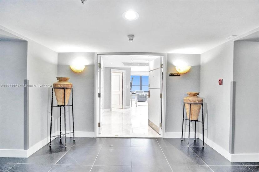 Picture of 5225 Collins Ave, Miami Beach FL 33140