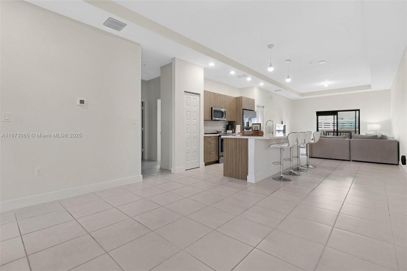 Picture of 8151 NW 104Th Ave # 31, Doral FL 33178