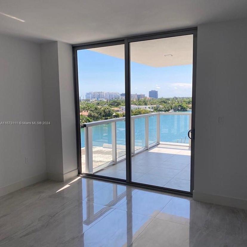 Picture of 9521 E Bay Harbor Dr # 605, Bay Harbor Islands FL 33154