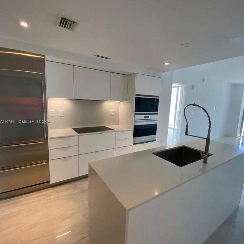 Picture of 9521 E Bay Harbor Dr # 605, Bay Harbor Islands FL 33154