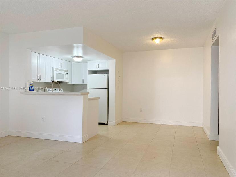 Picture of 670 NW 85Th Pl # 108, Miami FL 33126