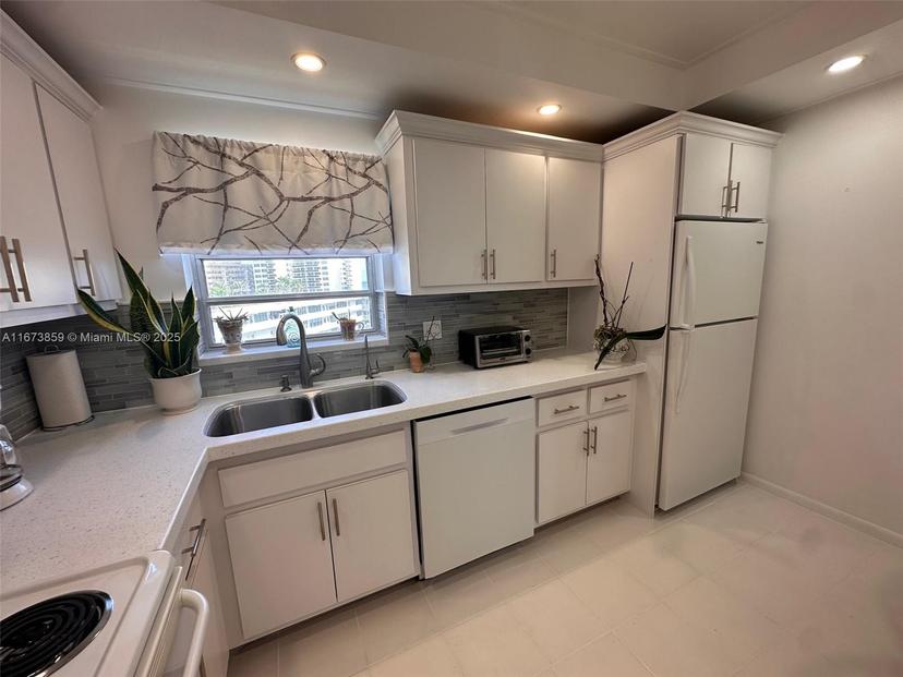 Picture of 3181 S Ocean Dr # 501, Hallandale Beach FL 33009