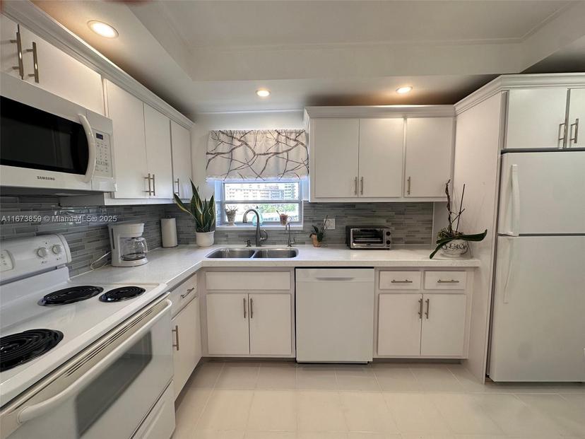 Picture of 3181 S Ocean Dr # 501, Hallandale Beach FL 33009