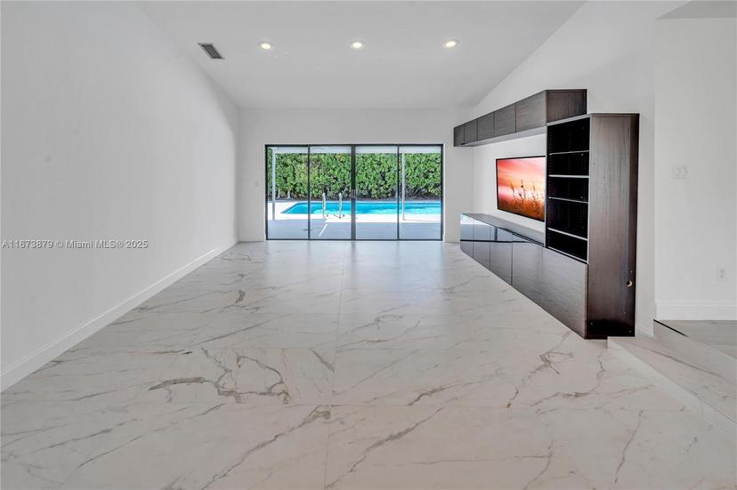 Picture of 21332 NE 18Th Pl, Miami FL 33179