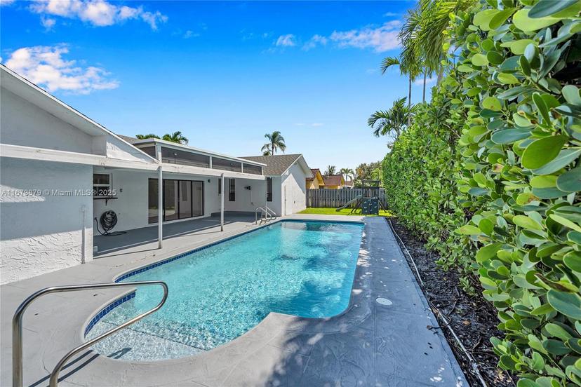 Picture of 21332 NE 18Th Pl, Miami FL 33179