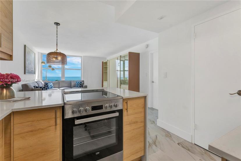 Picture of 2899 Collins Ave # 645, Miami Beach FL 33140