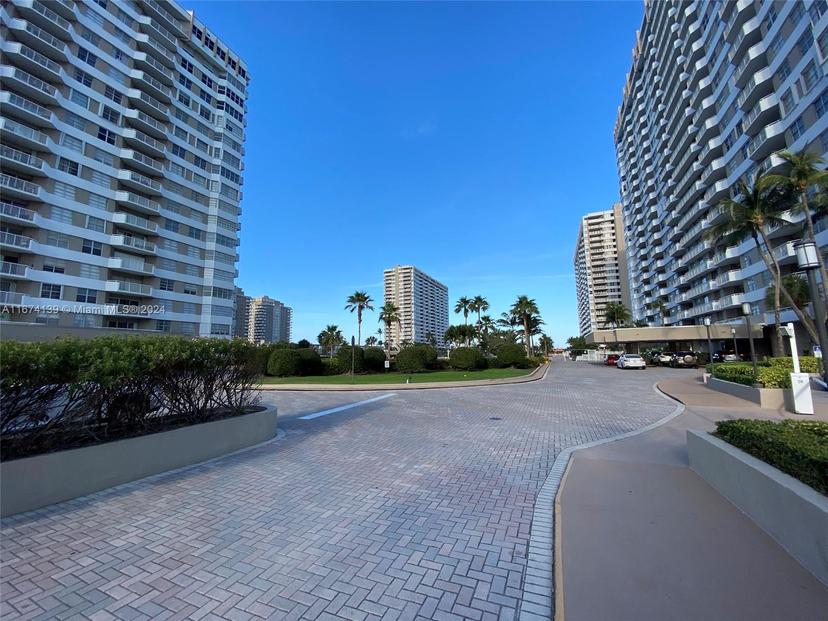 Picture of 1965 S Ocean Dr # 4D, Hallandale Beach FL 33009