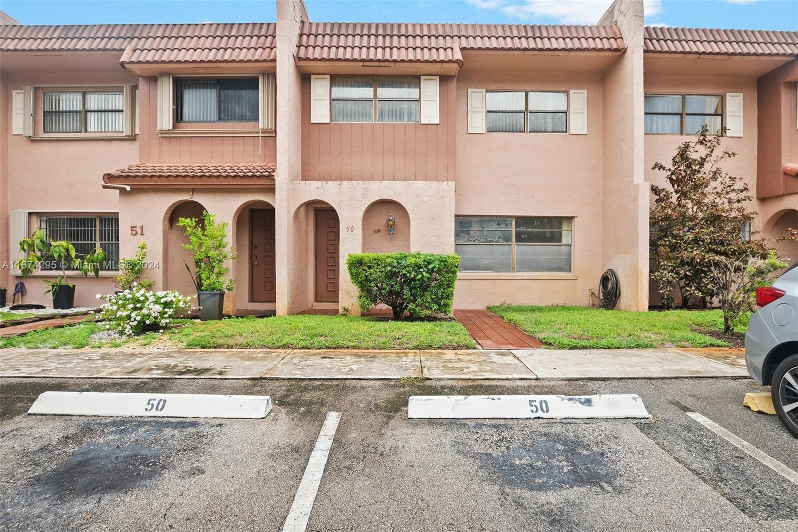 Picture of 50 Matador Ln # 23, Davie, FL 33324