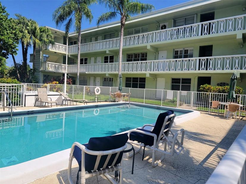 Picture of 1900 NE 8Th Ct # 203, Fort Lauderdale FL 33304
