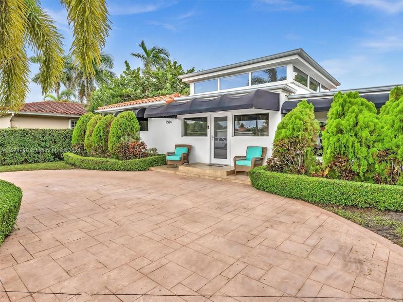 Picture of 7504 Hispanola Ave, North Bay Village FL 33141