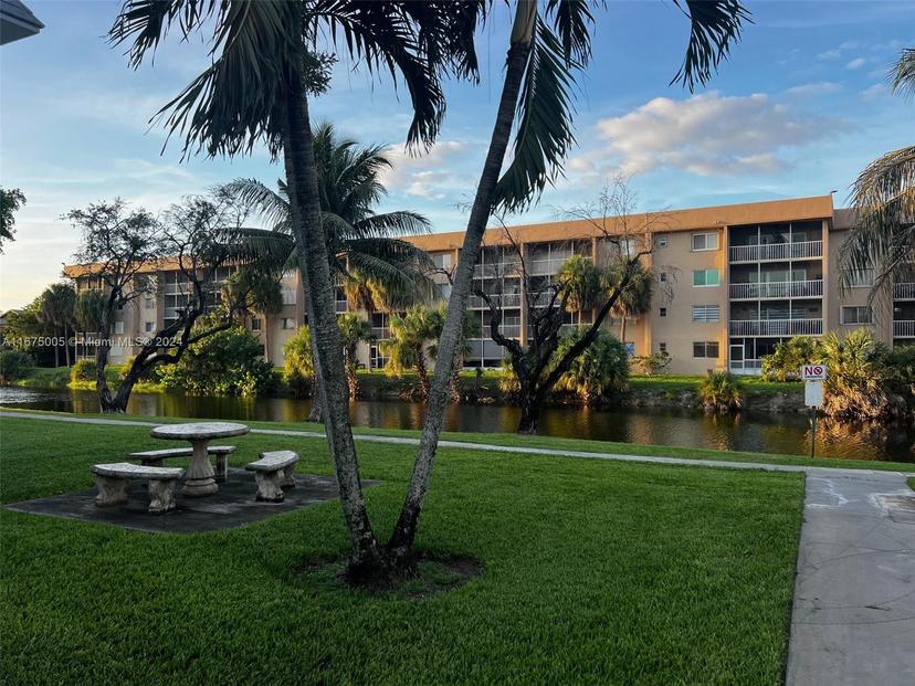 Picture of 6701 NW 169Th St # B203, Hialeah FL 33015