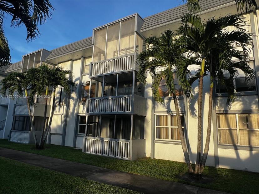 Picture of 6701 NW 169Th St # B203, Hialeah FL 33015