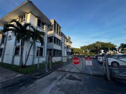 Picture of 6701 NW 169Th St # B203, Hialeah, FL 33015
