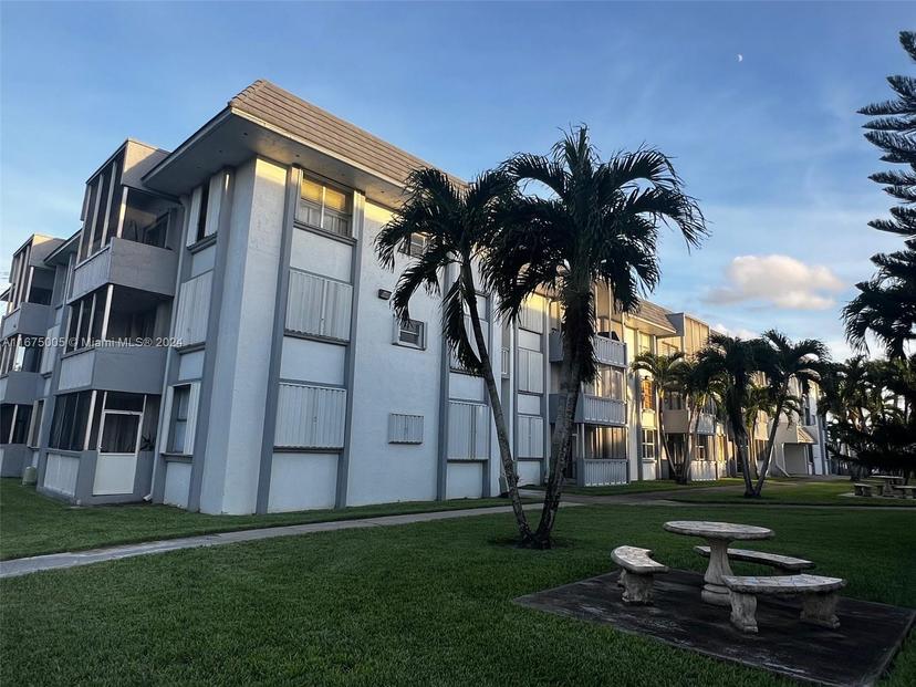 Picture of 6701 NW 169Th St # B203, Hialeah FL 33015
