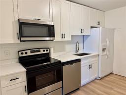 Picture of 3375 N Country Club Dr # 807, Aventura, FL 33180
