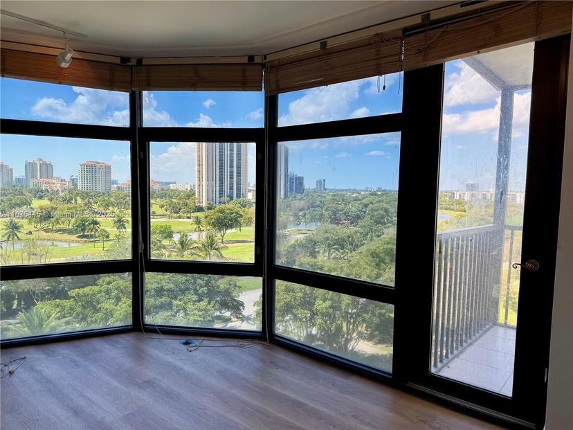 Picture of 3375 N Country Club Dr # 807, Aventura FL 33180