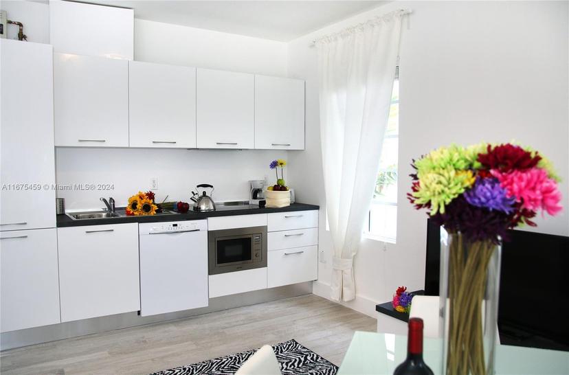 Picture of 811 Jefferson Ave # 201, Miami Beach FL 33139