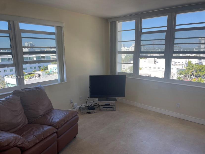 Picture of 100 Lincoln Rd # 914, Miami Beach FL 33139