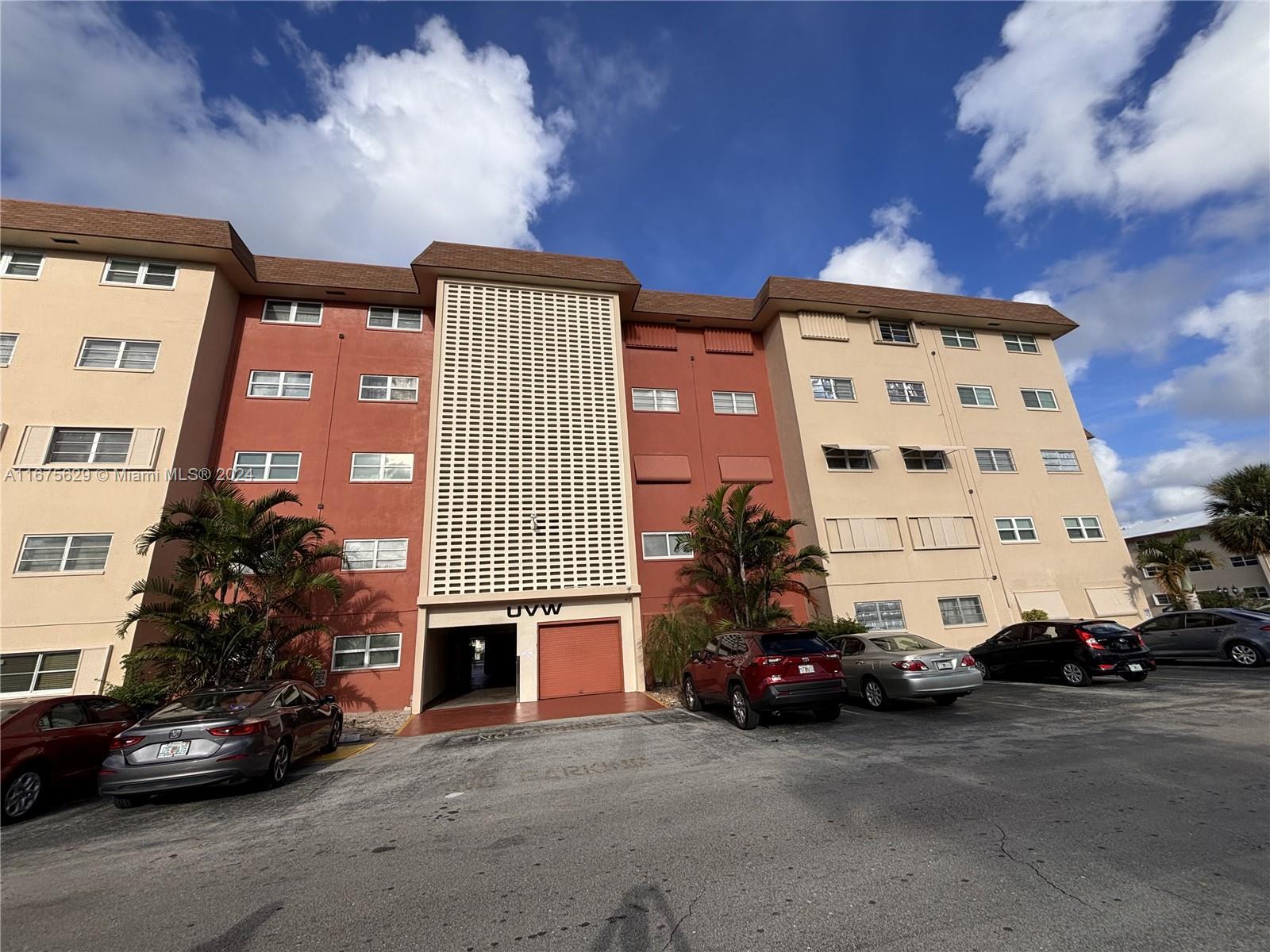 Picture of 5300 Washington St # U103, Hollywood, FL 33021