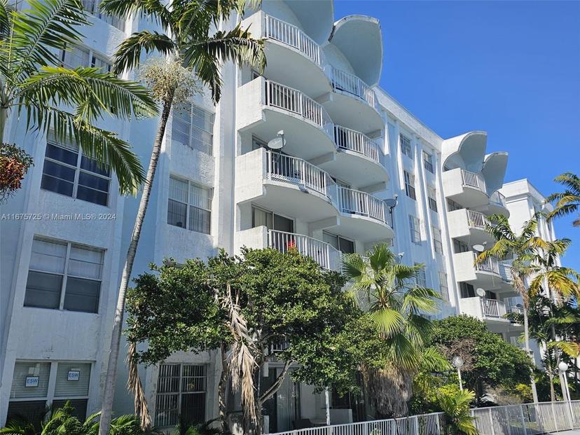 Picture of 488 NW 165Th St Rd # 509, Miami FL 33169