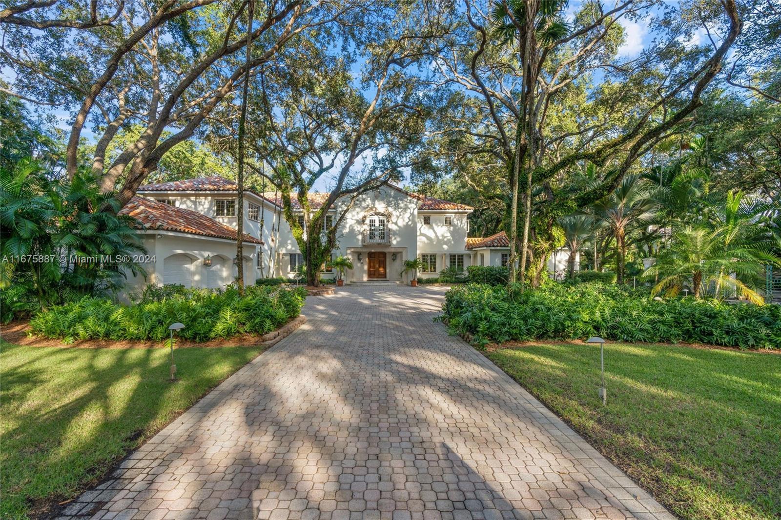 Picture of 10985 Old Cutler Rd, Coral Gables, FL 33156