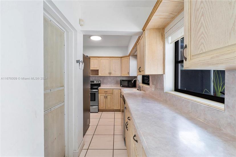 Picture of 3540 E Glencoe St, Miami FL 33133