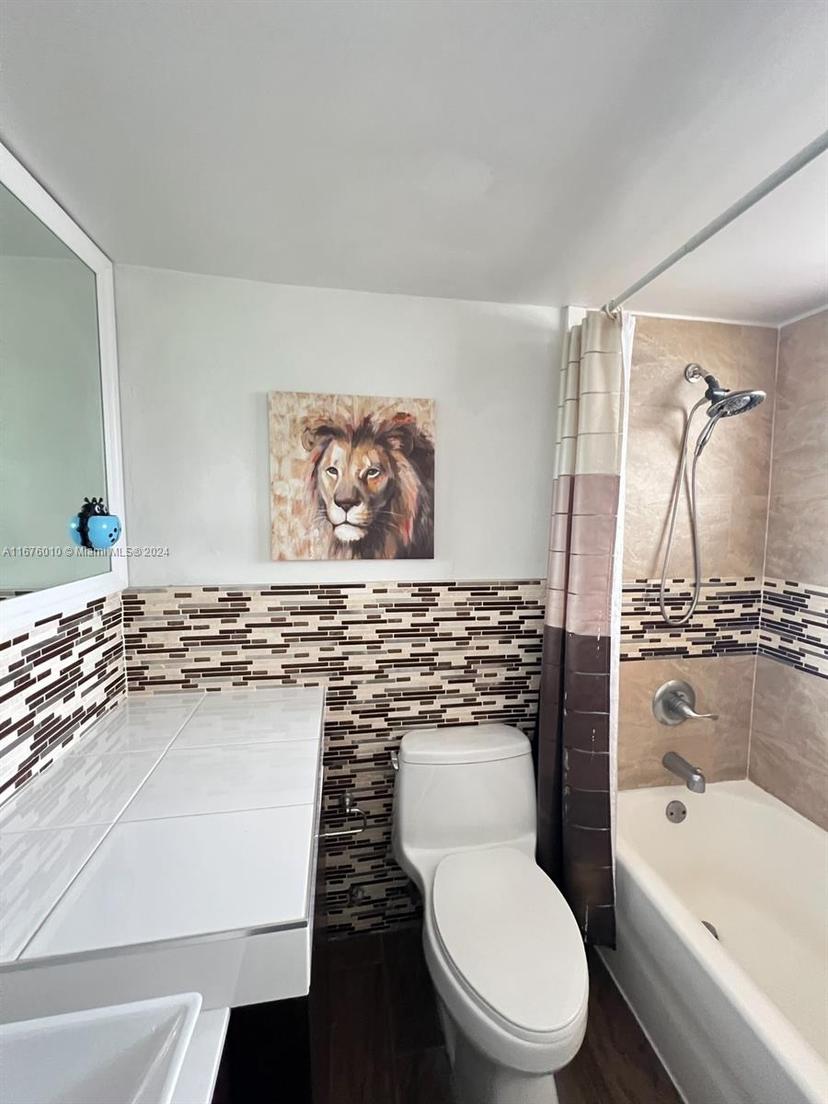 Picture of 7904 West Dr # 111, North Bay Village FL 33141