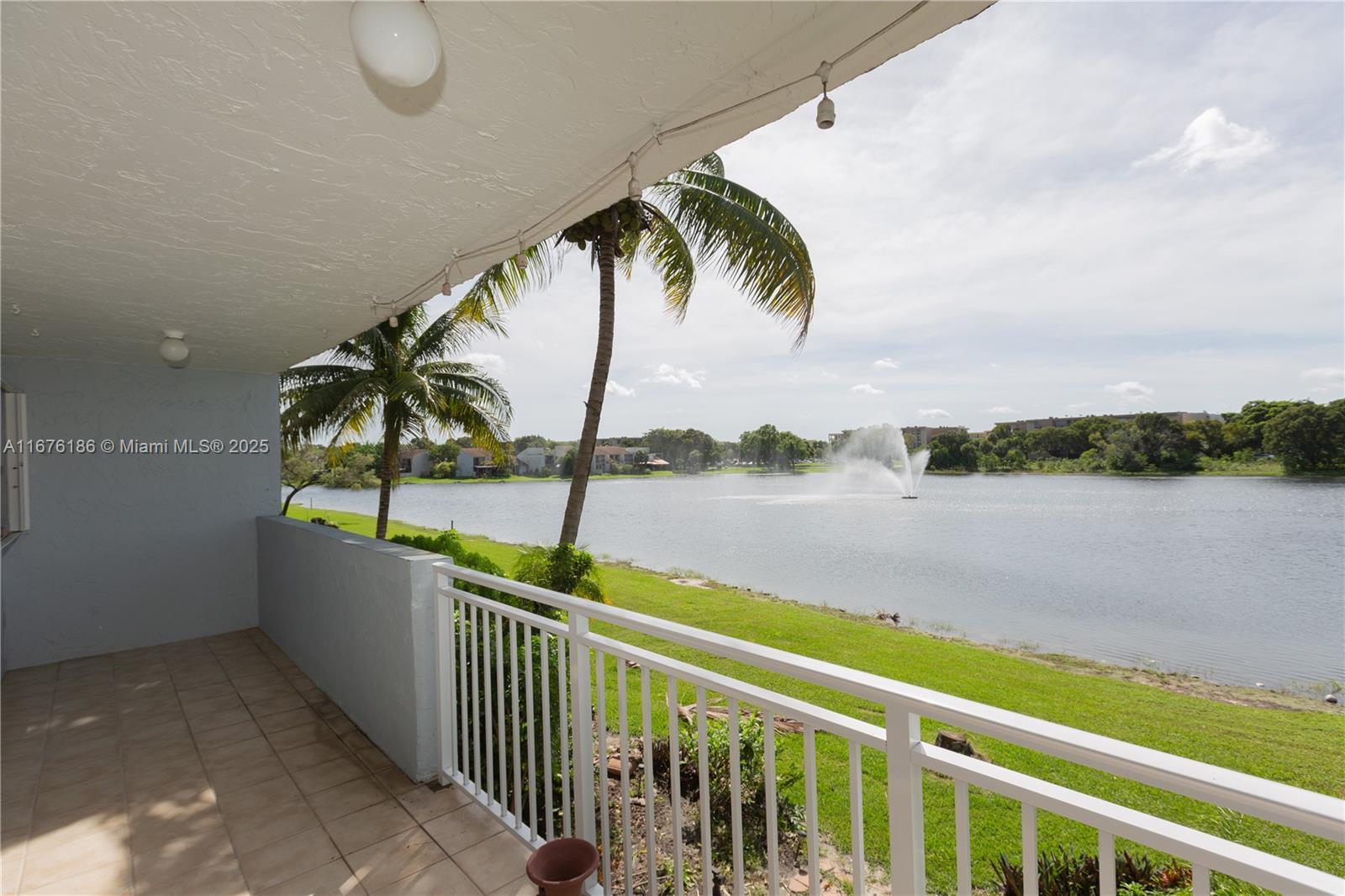 Picture of 9357 Fontainebleau Blvd # D207, Miami, FL 33172