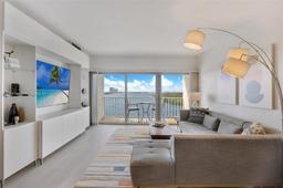 Picture of 500 Bayview Dr # 926, Sunny Isles Beach, FL 33160