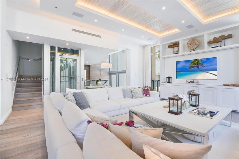 Picture of 9501 Collins Ave, Surfside FL 33154
