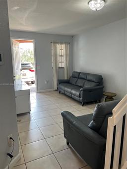 Picture of 152 SE 37Th Ter # 152, Homestead, FL 33033