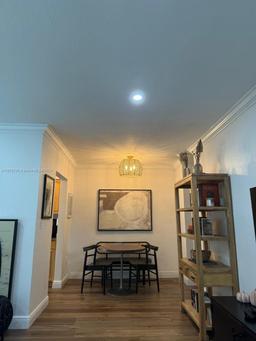 Picture of 35 Edgewater Dr # 206, Coral Gables, FL 33133