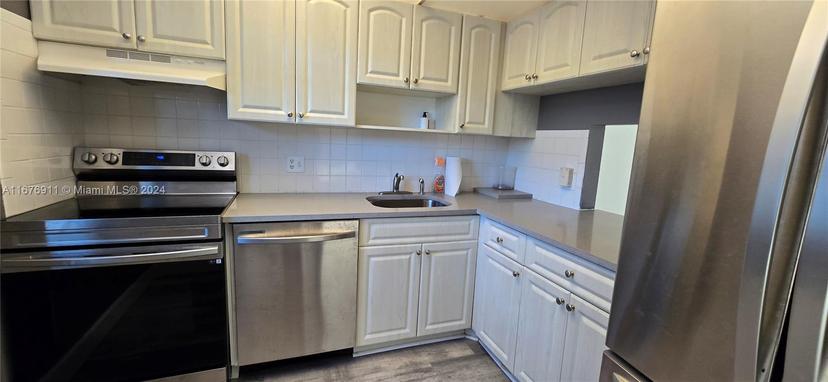 Picture of 7827 Golf Cir Dr # 101, Margate FL 33063