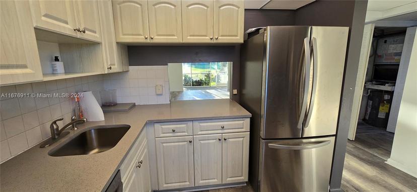 Picture of 7827 Golf Cir Dr # 101, Margate FL 33063