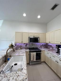 Picture of 14614 SW 6Th St # 11, Pembroke Pines, FL 33027