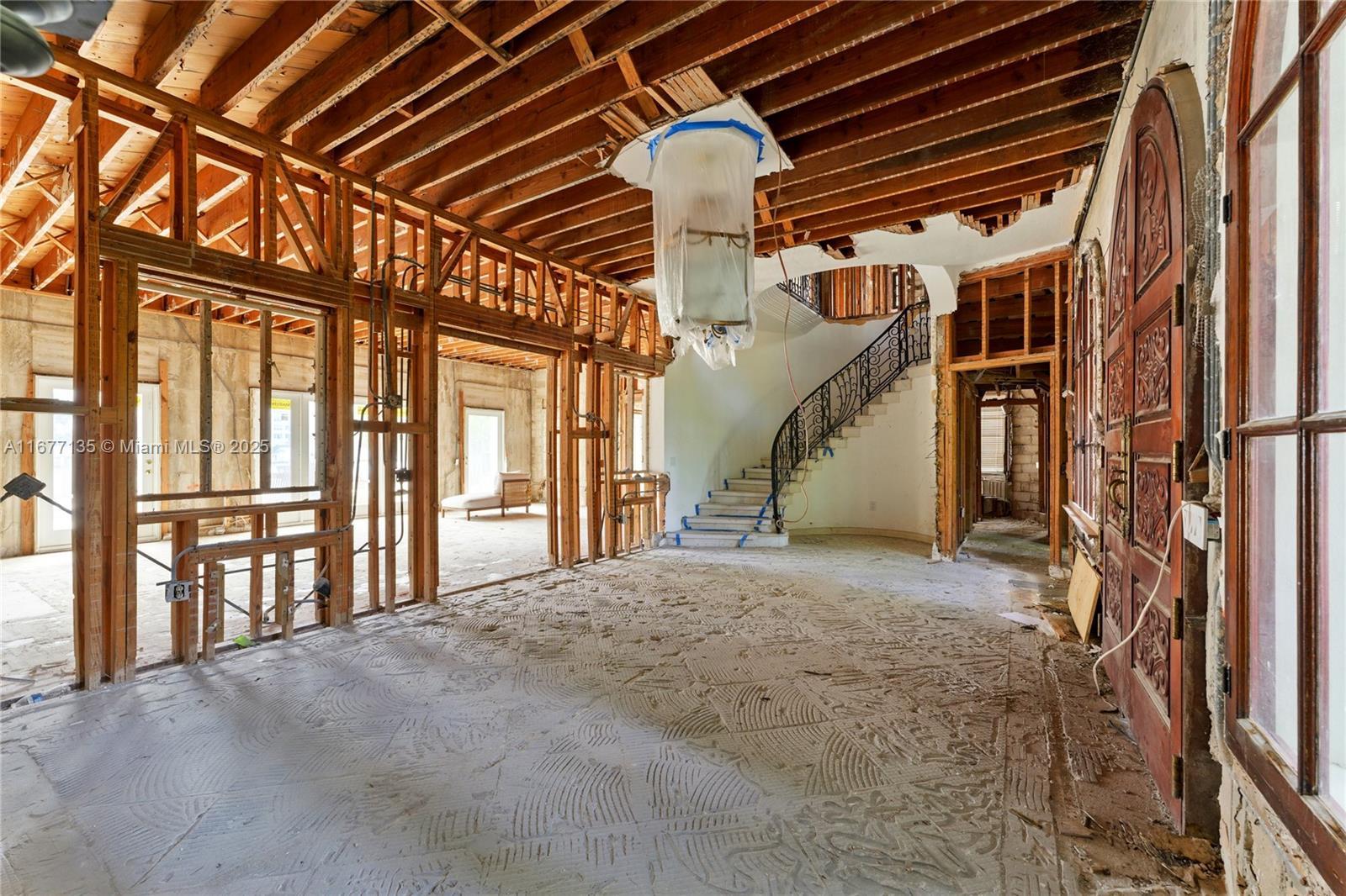 Picture of 5681 Pine Tree Dr, Miami Beach, FL 33140