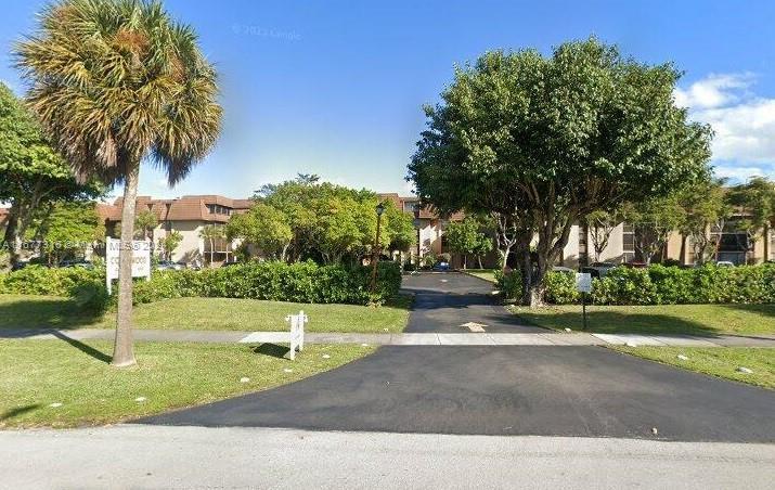 Picture of 661 NE 195Th St # 215, Miami FL 33179