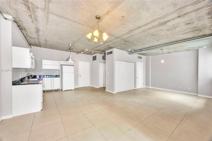 Picture of 690 SW 1St Ct # 1730, Miami FL 33130