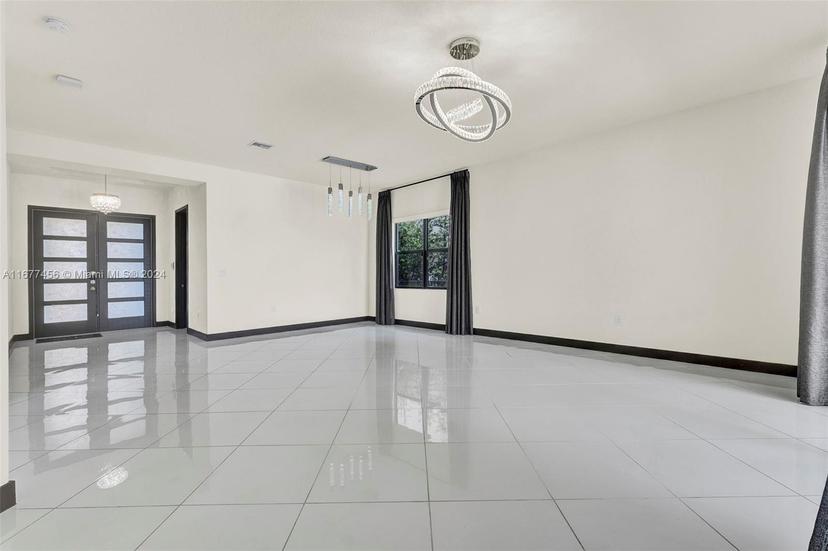 Picture of 8900 NW 160Th Ter, Miami Lakes FL 33018