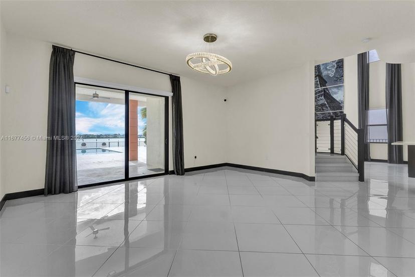 Picture of 8900 NW 160Th Ter, Miami Lakes FL 33018