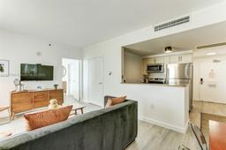 Picture of 2889 Mcfarlane Rd # 1817, Coconut Grove, FL 33133