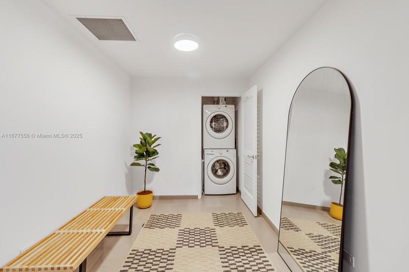Picture of 88 SW 7Th St # 1710, Miami FL 33130