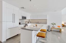 Picture of 88 SW 7Th St # 1710, Miami, FL 33130