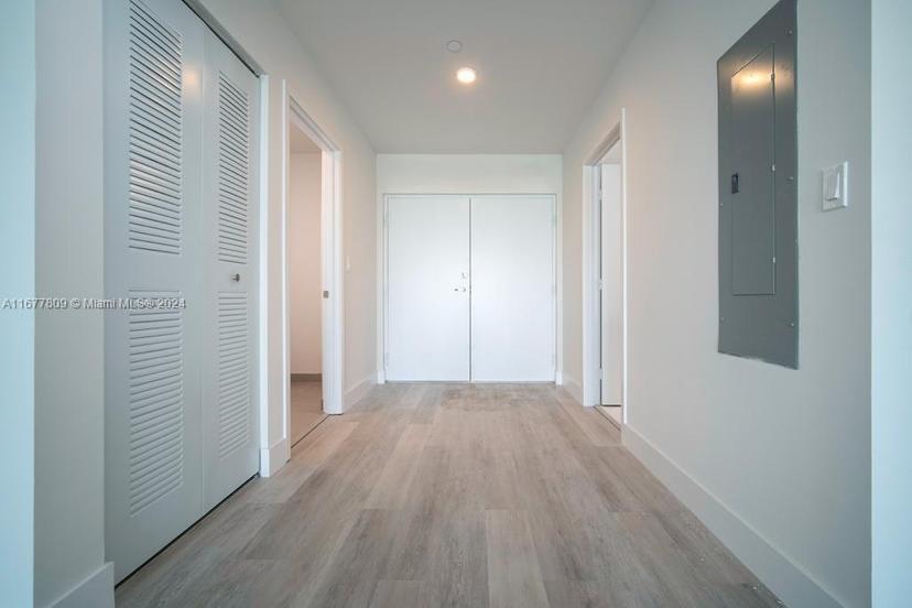 Picture of 19380 NE 26Th Ave # 305, Miami FL 33180